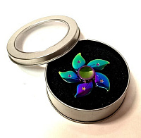 Игра-антистресс "SPINNER" "Лепестки "; металлический, блестящее покрытие, 6 см., в индивидуальной металлической, серебристой коробочке -д.9 см. 5001